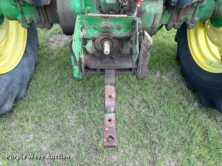 image for item NP9732 1990 John Deere 2755 tractor