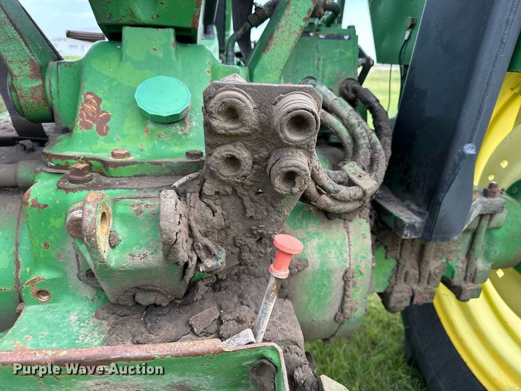image for item NP9732 1990 John Deere 2755 tractor