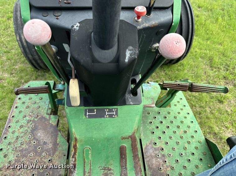 image for item NP9732 1990 John Deere 2755 tractor