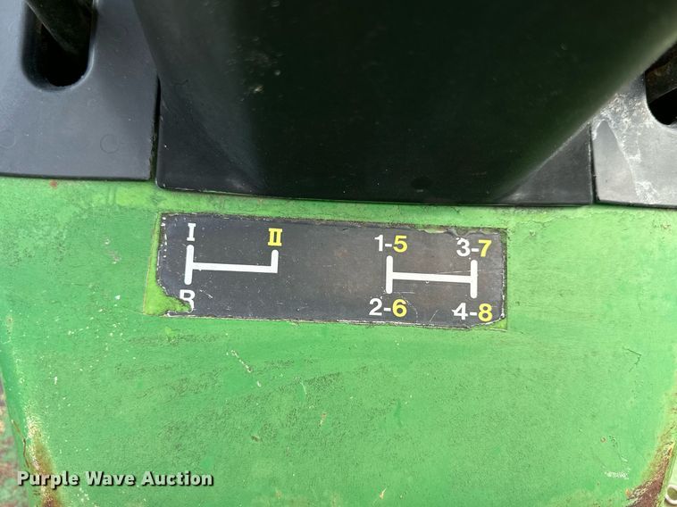 image for item NP9732 1990 John Deere 2755 tractor