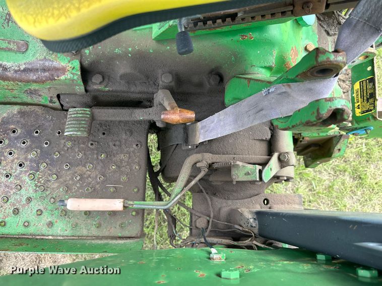 image for item NP9732 1990 John Deere 2755 tractor