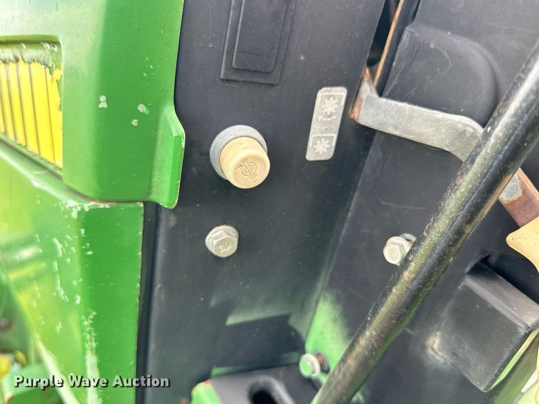 image for item NP9732 1990 John Deere 2755 tractor