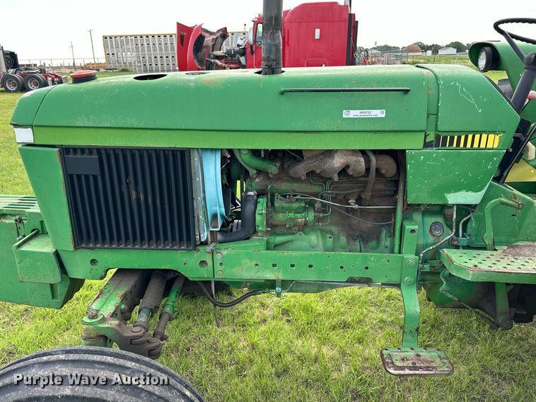 image for item NP9732 1990 John Deere 2755 tractor