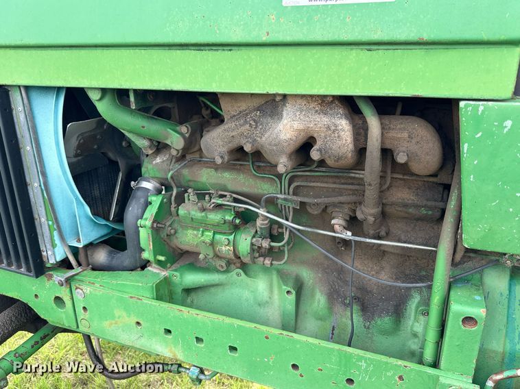 image for item NP9732 1990 John Deere 2755 tractor