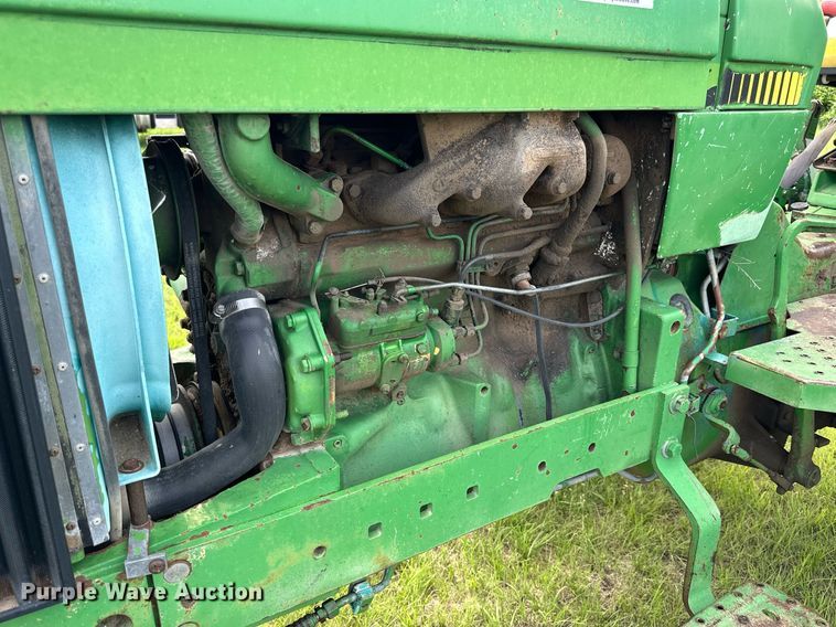 image for item NP9732 1990 John Deere 2755 tractor