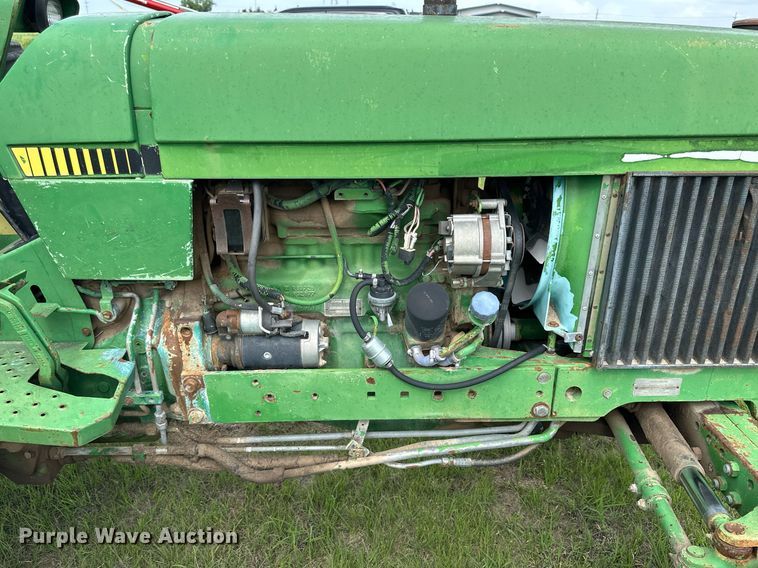 image for item NP9732 1990 John Deere 2755 tractor