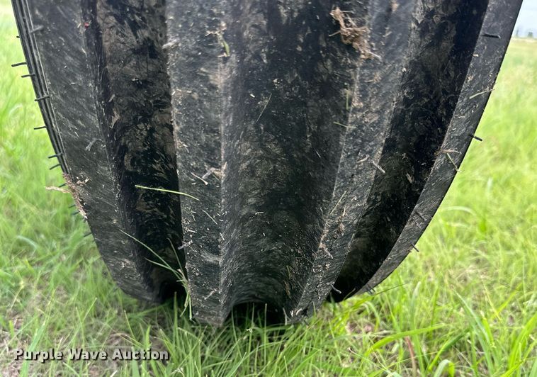 image for item NP9732 1990 John Deere 2755 tractor