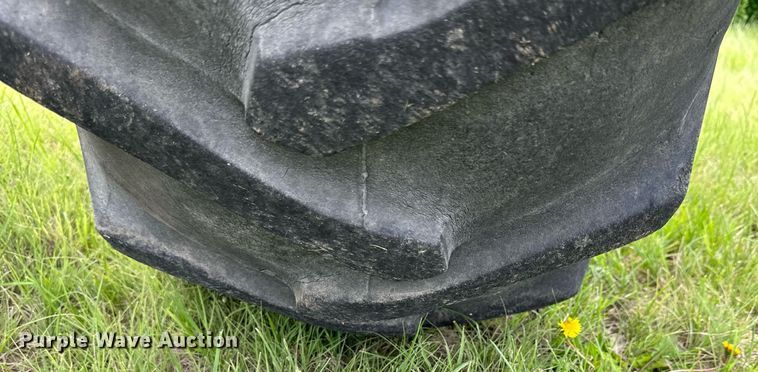 image for item NP9732 1990 John Deere 2755 tractor