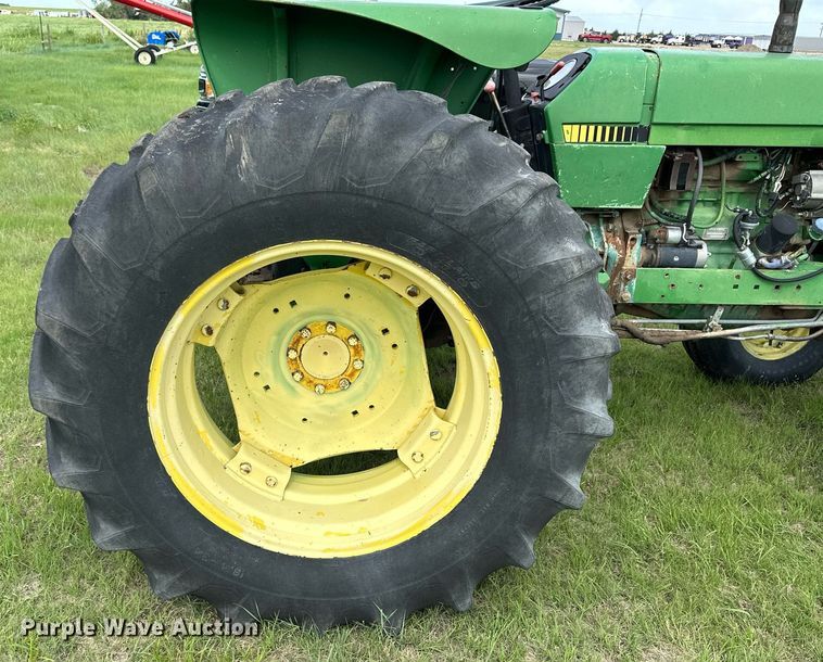 image for item NP9732 1990 John Deere 2755 tractor