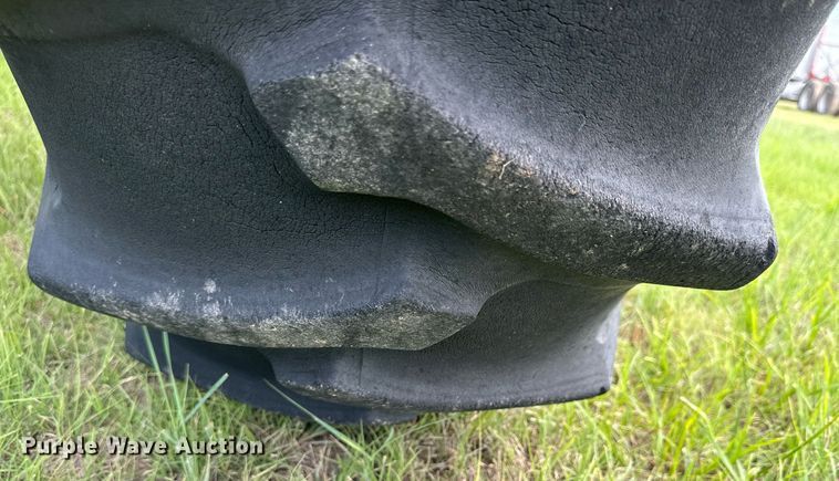 image for item NP9732 1990 John Deere 2755 tractor