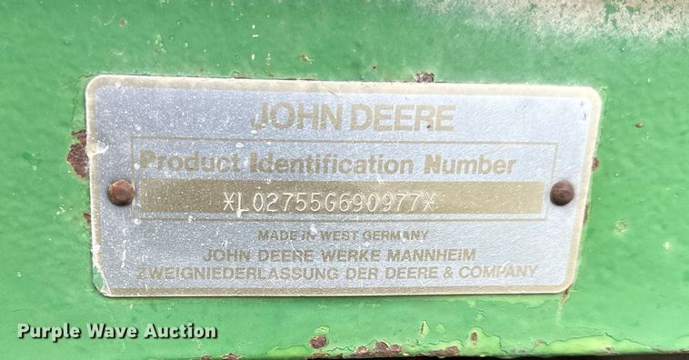image for item NP9732 1990 John Deere 2755 tractor