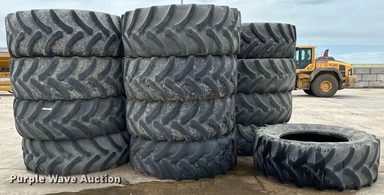 image for item NP9734 (14) Firestone 710/70R42 tires