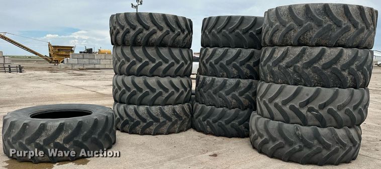 image for item NP9734 (14) Firestone 710/70R42 tires