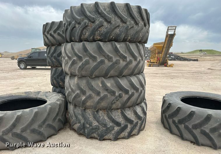 image for item NP9734 (14) Firestone 710/70R42 tires