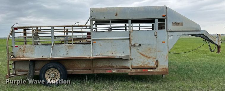image for item NY9005 Reyes  livestock trailer