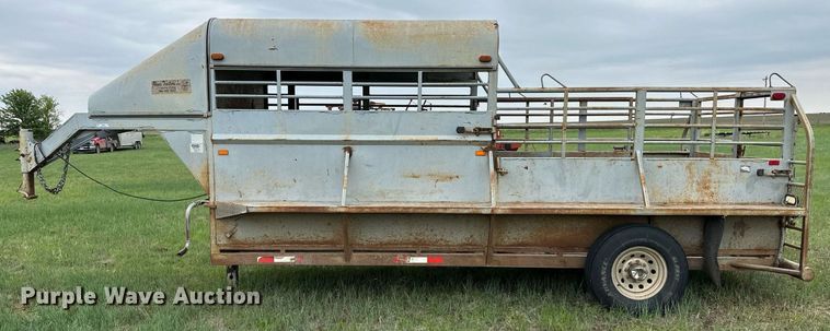 image for item NY9005 Reyes  livestock trailer