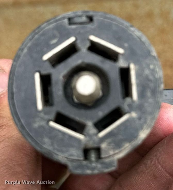 image for item NY9005 Reyes  livestock trailer