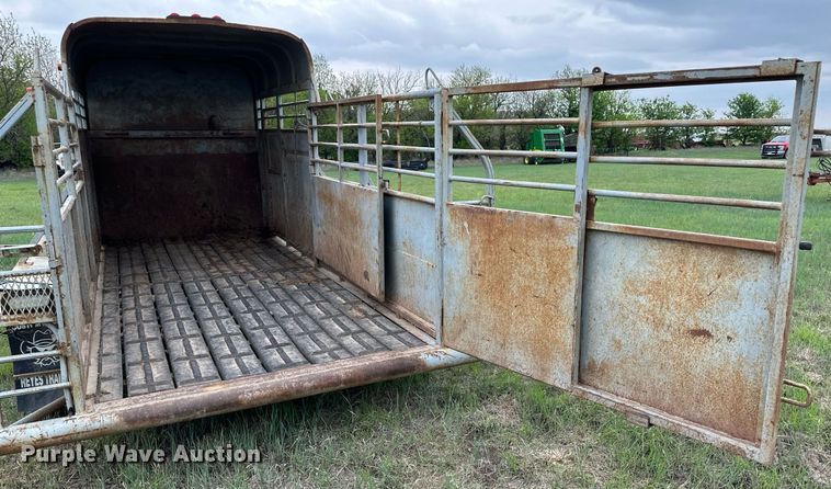 image for item NY9005 Reyes  livestock trailer