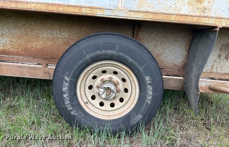 image for item NY9005 Reyes  livestock trailer