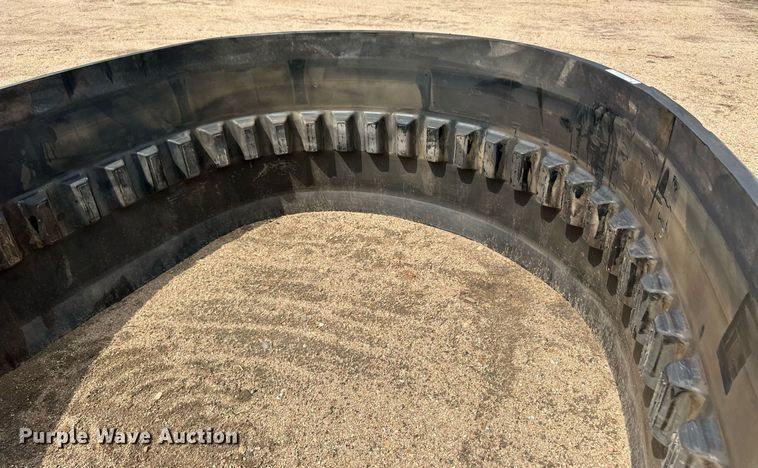 image for item NY9225 Rubber track