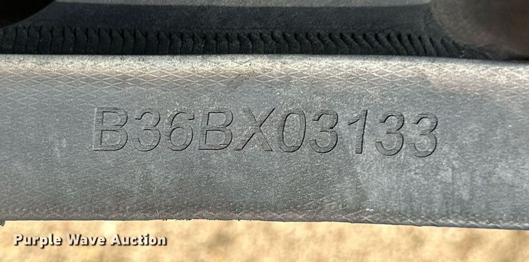 image for item NY9225 Rubber track