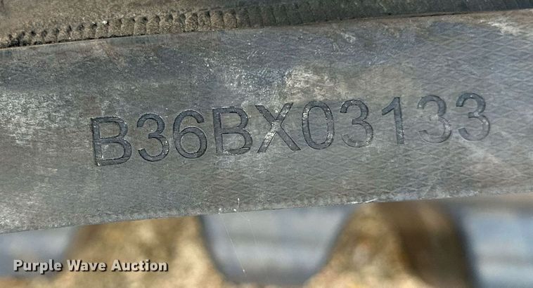 image for item NY9226 Rubber track