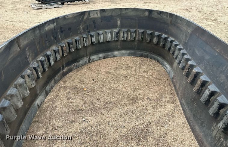 image for item NY9228 Rubber track