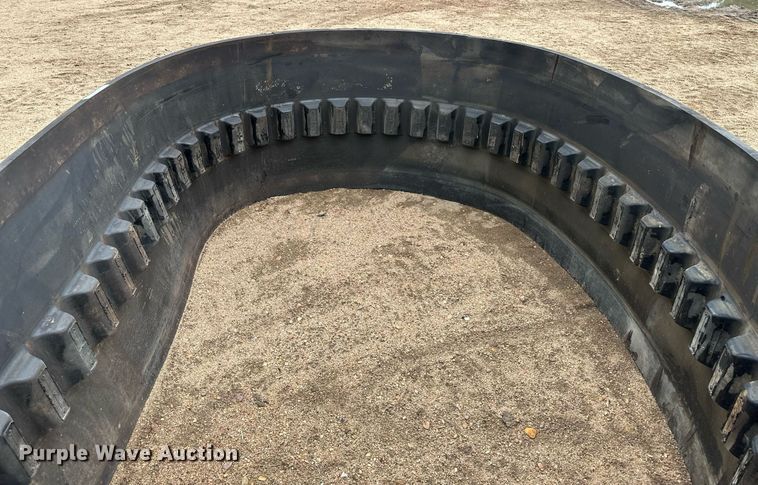 image for item NY9228 Rubber track