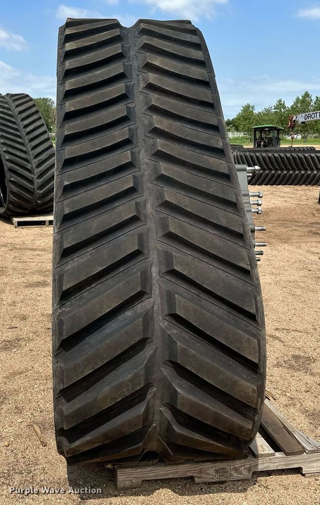 image for item NY9231 (2) Agco combine track assemblies