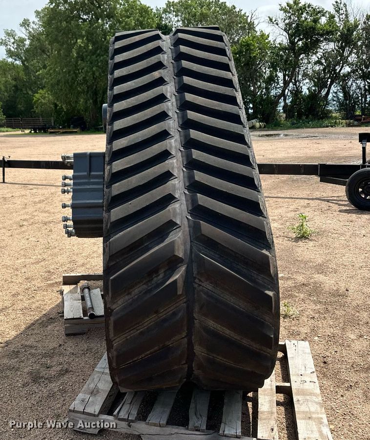 image for item NY9231 (2) Agco combine track assemblies