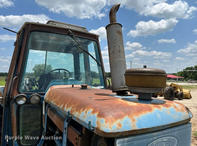 image for item OC9003 Ford 7700  tractor
