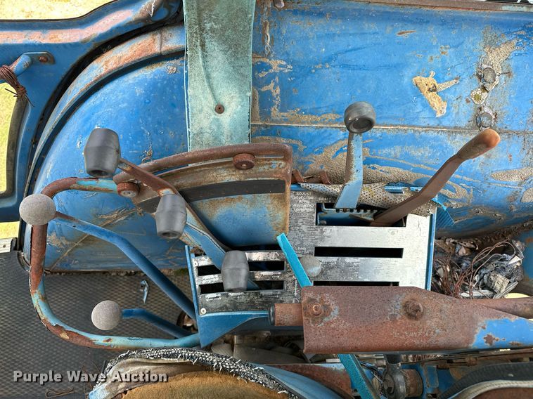 image for item OC9003 Ford 7700  tractor