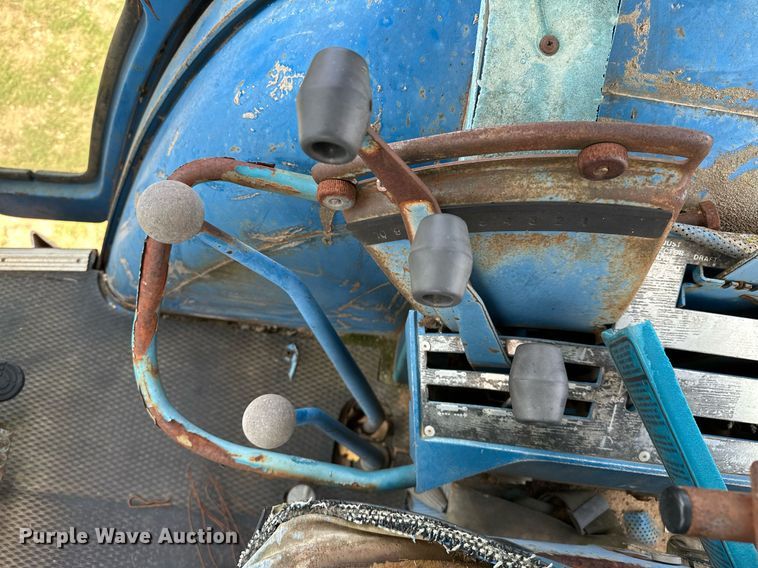 image for item OC9003 Ford 7700  tractor