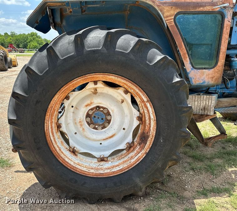 image for item OC9003 Ford 7700  tractor