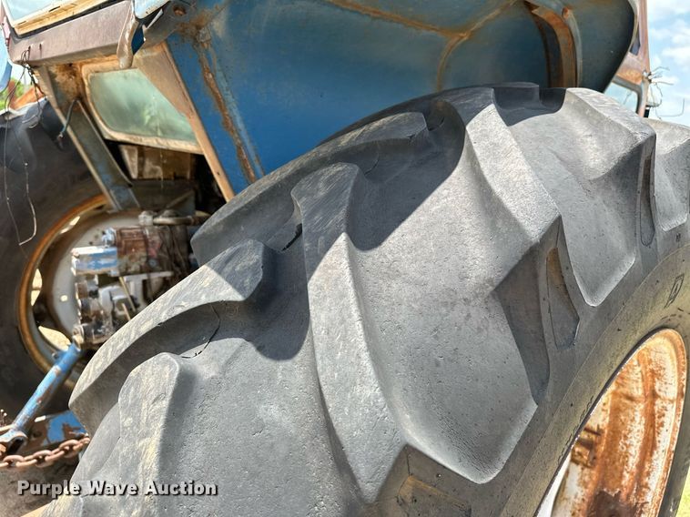 image for item OC9003 Ford 7700  tractor