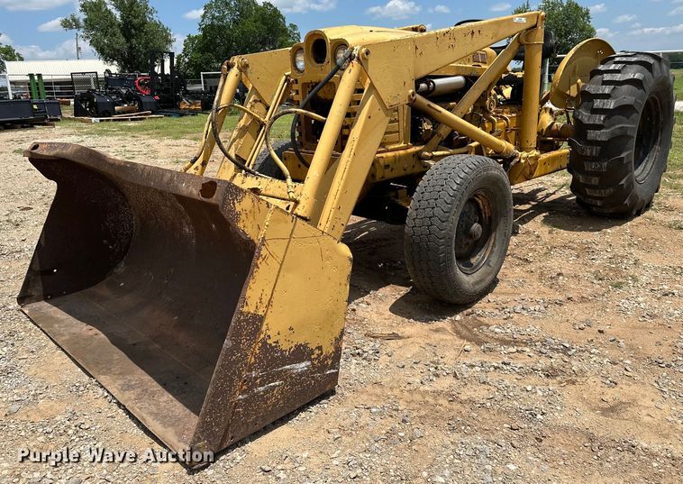 image for item OC9004 1962 Ford 4000  tractor