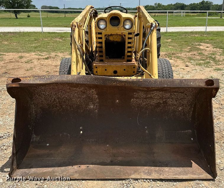 image for item OC9004 1962 Ford 4000  tractor