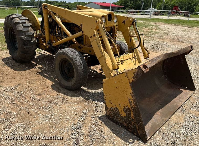 image for item OC9004 1962 Ford 4000  tractor