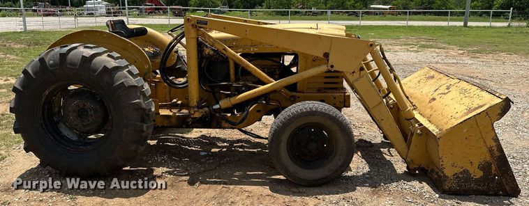 image for item OC9004 1962 Ford 4000  tractor
