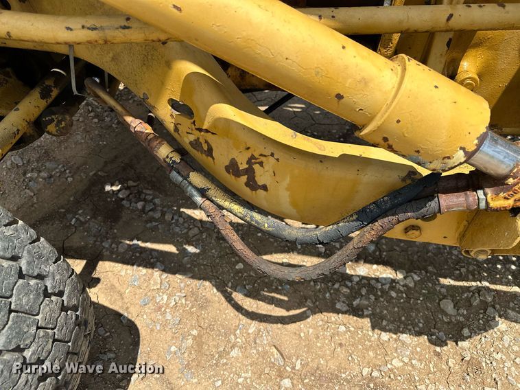 image for item OC9004 1962 Ford 4000  tractor