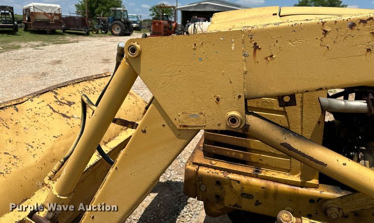 image for item OC9004 1962 Ford 4000  tractor