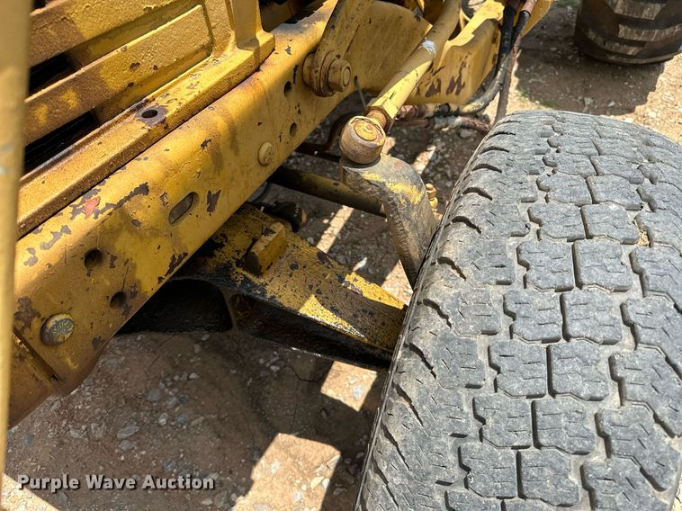 image for item OC9004 1962 Ford 4000  tractor