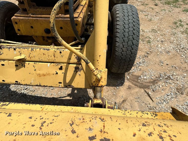 image for item OC9004 1962 Ford 4000  tractor