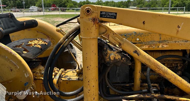 image for item OC9004 1962 Ford 4000  tractor
