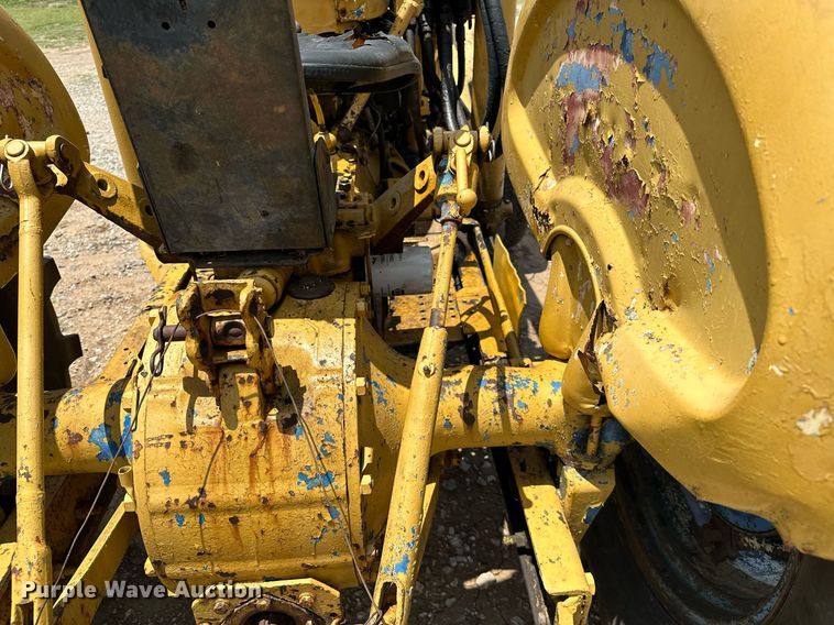 image for item OC9004 1962 Ford 4000  tractor
