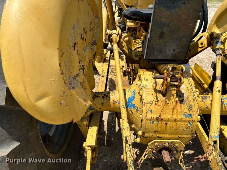 image for item OC9004 1962 Ford 4000  tractor