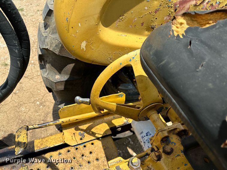 image for item OC9004 1962 Ford 4000  tractor