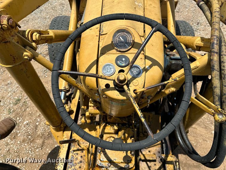 image for item OC9004 1962 Ford 4000  tractor