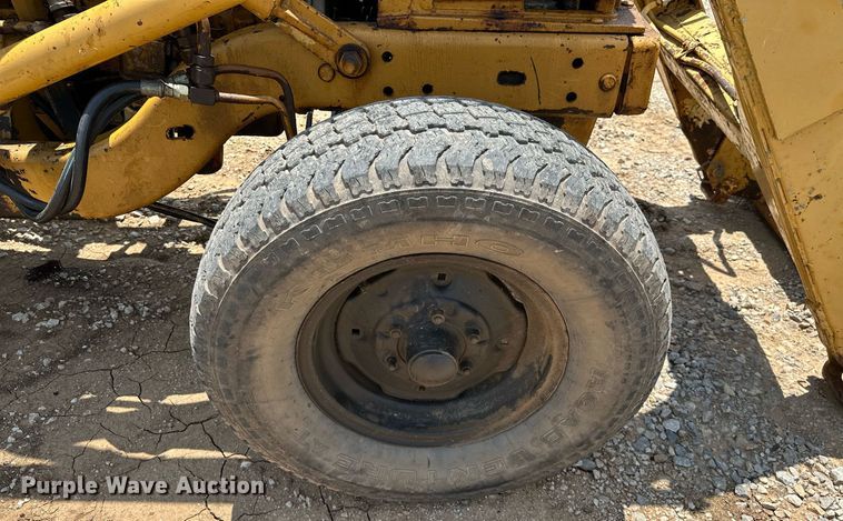 image for item OC9004 1962 Ford 4000  tractor