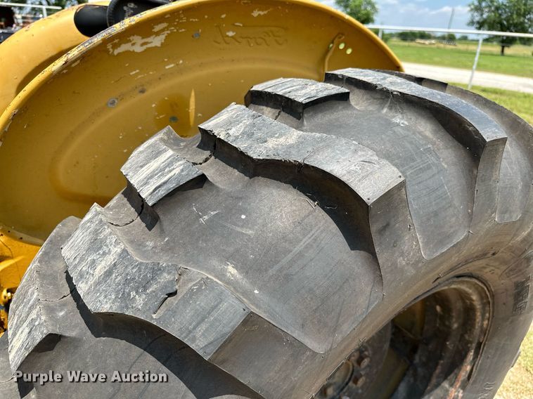 image for item OC9004 1962 Ford 4000  tractor